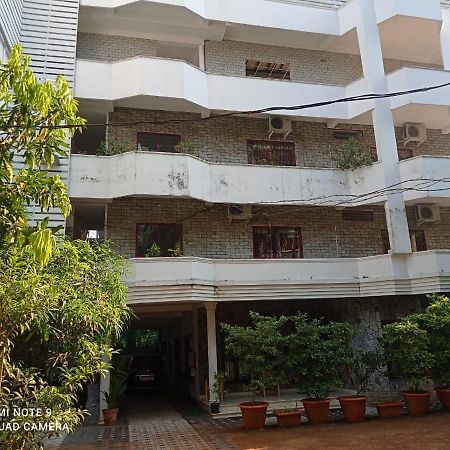 Heaven Gardens Hotel Kochi Exterior photo